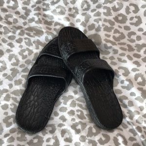 Pali Hawaii- Black sandals Size 7 NWOT